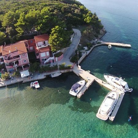 Apartments Zala Matusan Супетарска Драга Екстериор снимка