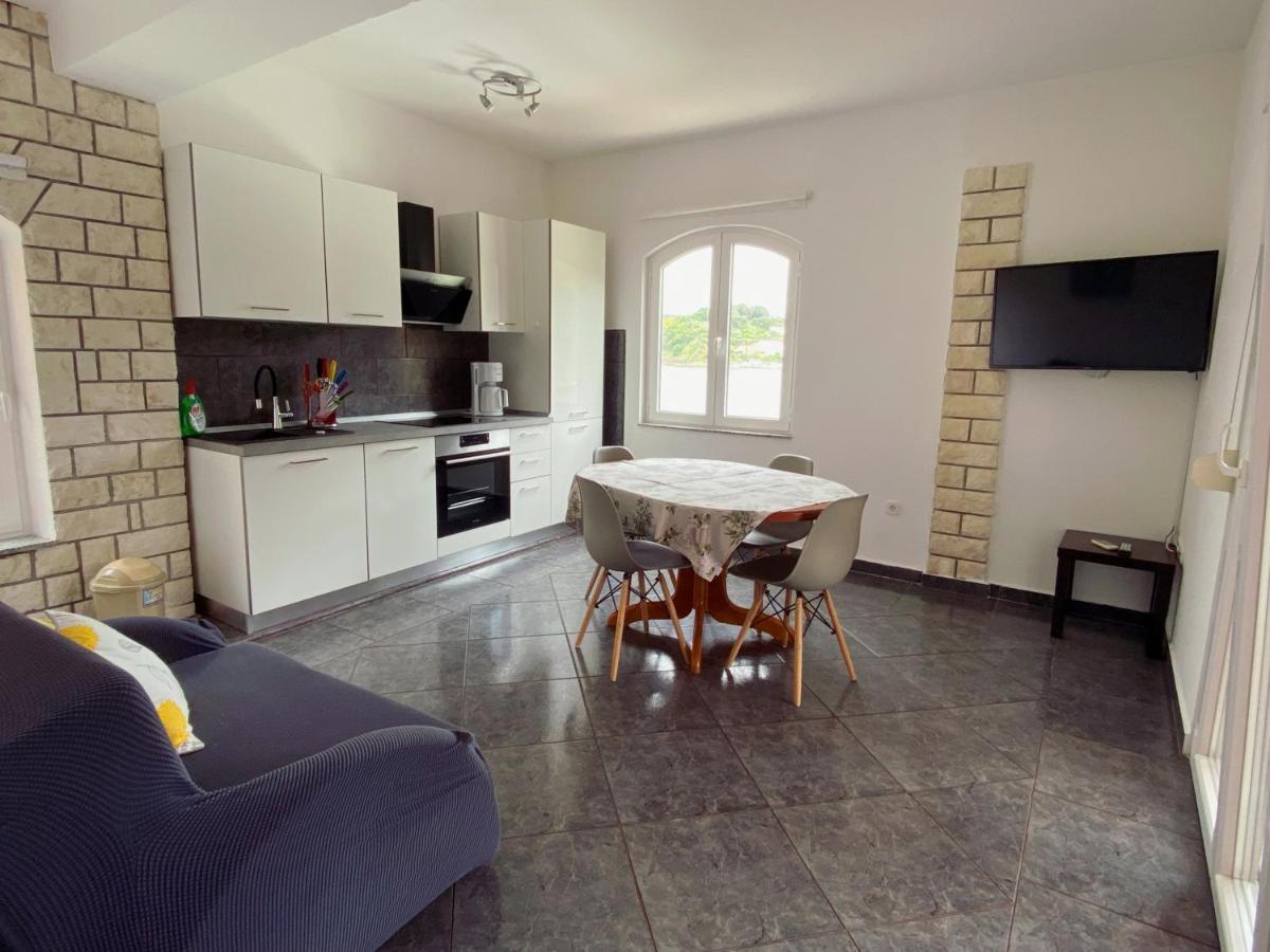 Apartments Zala Matusan Супетарска Драга Екстериор снимка