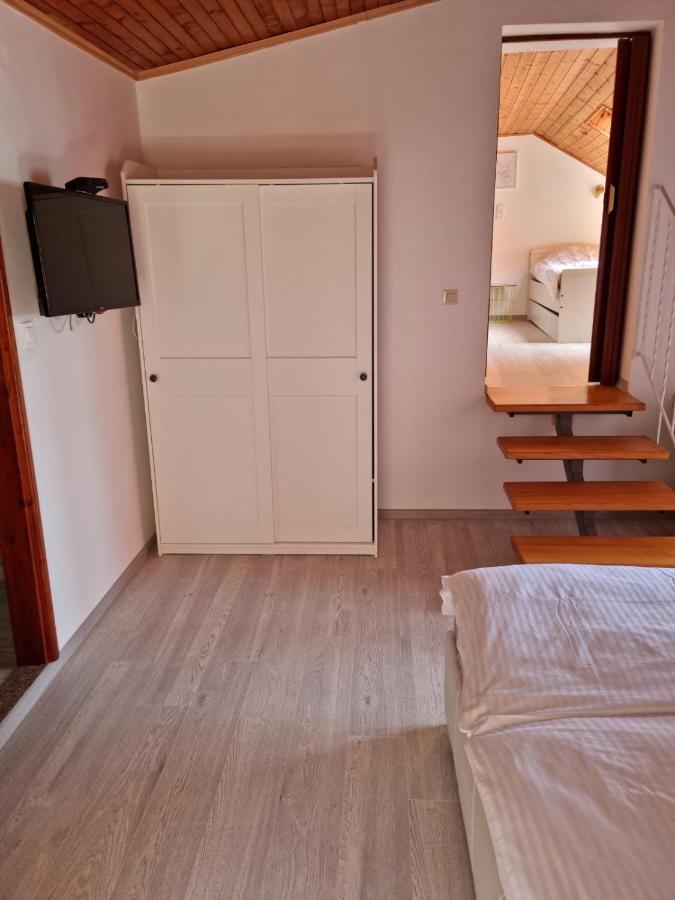 Apartments Zala Matusan Супетарска Драга Екстериор снимка