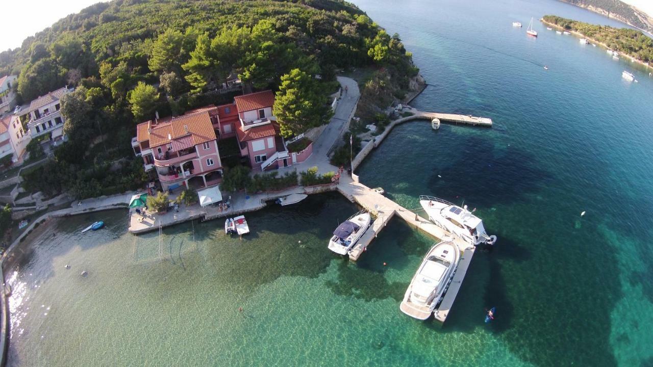 Apartments Zala Matusan Супетарска Драга Екстериор снимка