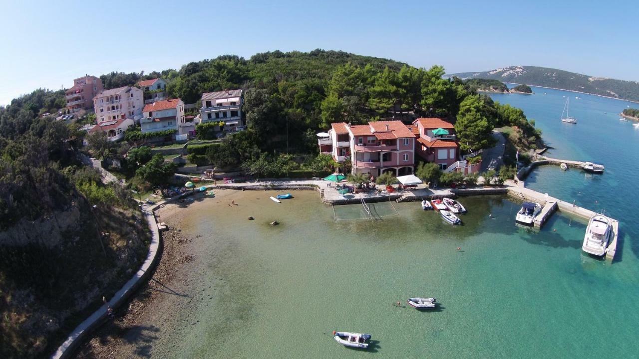 Apartments Zala Matusan Супетарска Драга Екстериор снимка