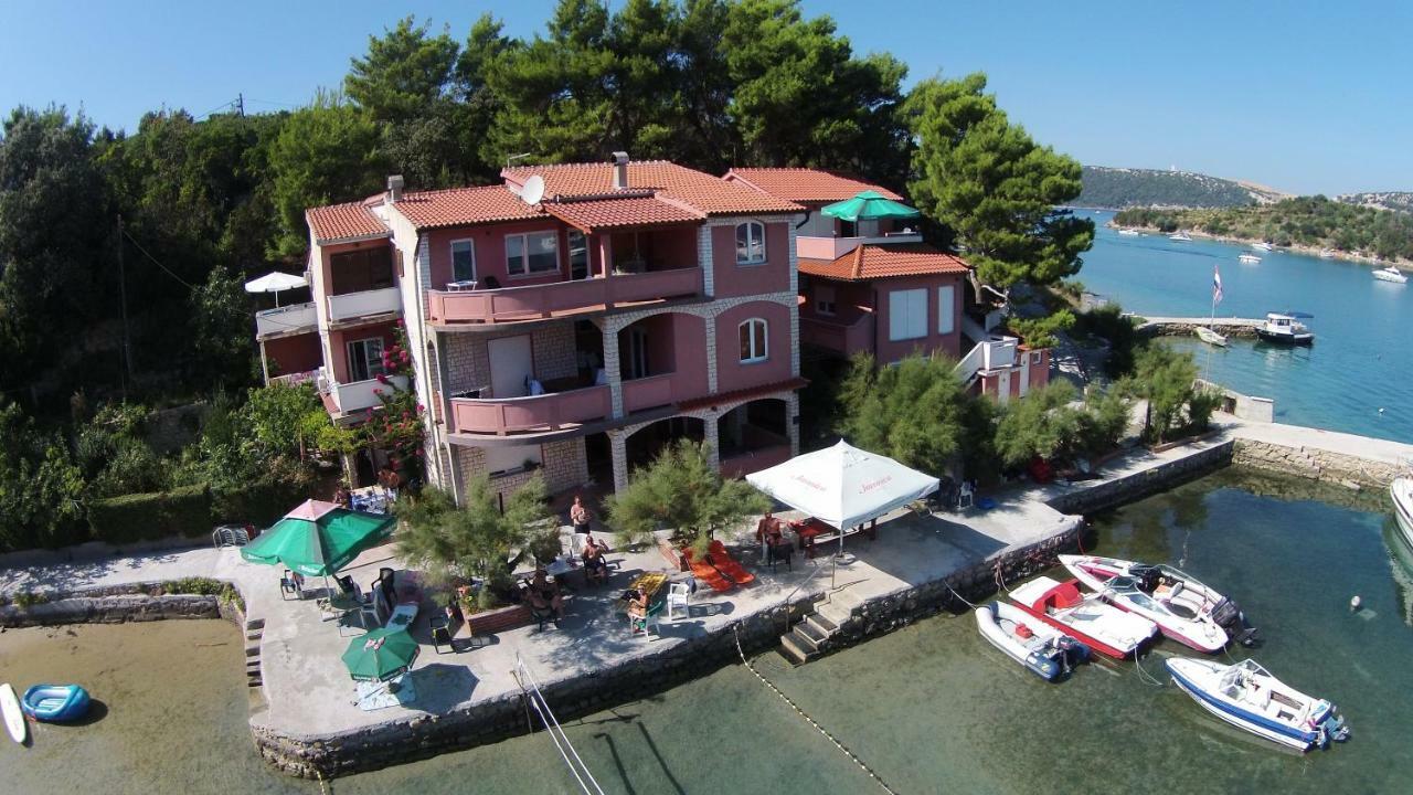 Apartments Zala Matusan Супетарска Драга Екстериор снимка